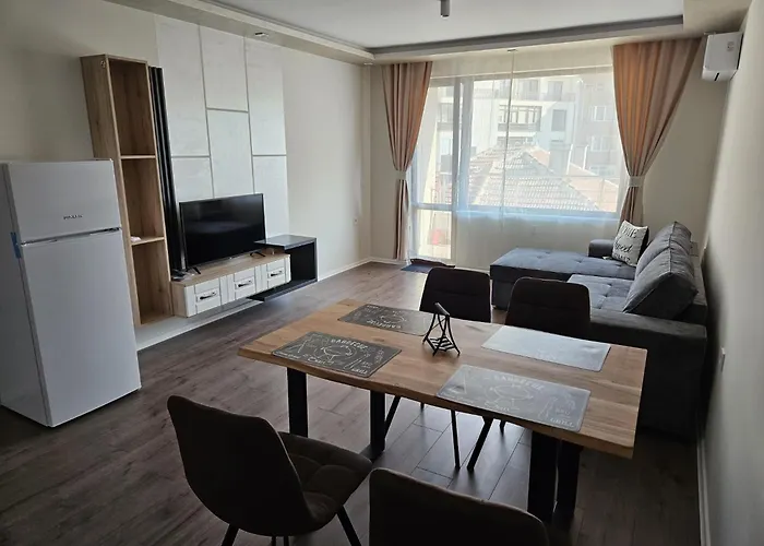 Апартамент Amora Добрич